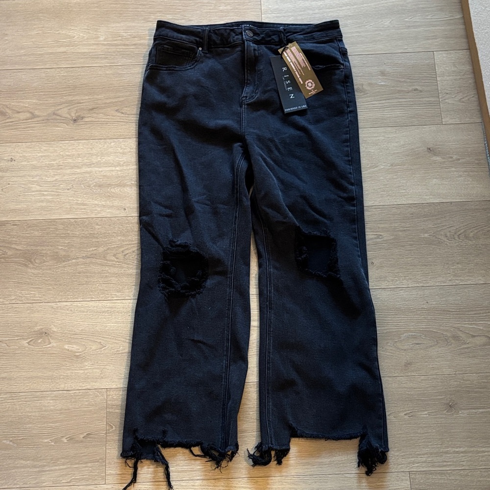 Risen Black Distressed Ankle Jeans